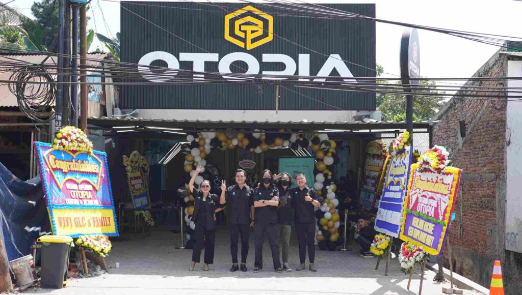 Franchise OTOPIA Coating & Detailing, franchise coating mobil, usaha detailing mobil, bisnis otomotif, peluang franchise